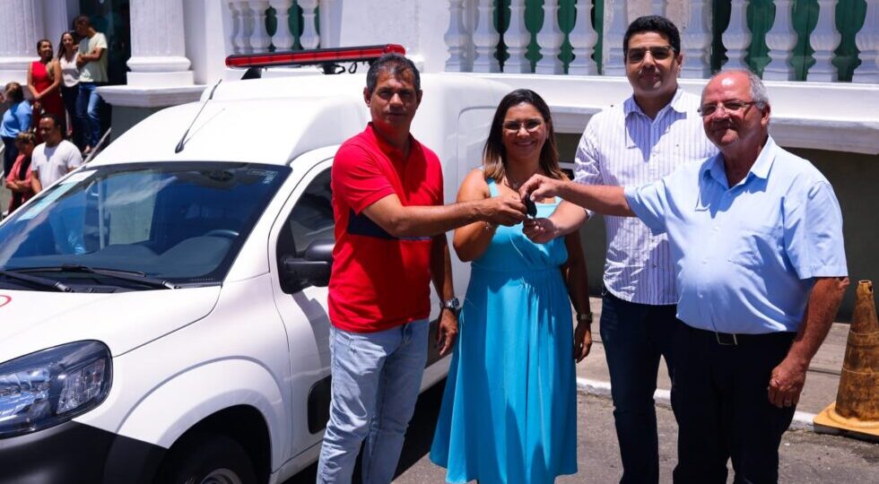 Deputado Jeferson Andrade beneficia Maruim com nova ambulância