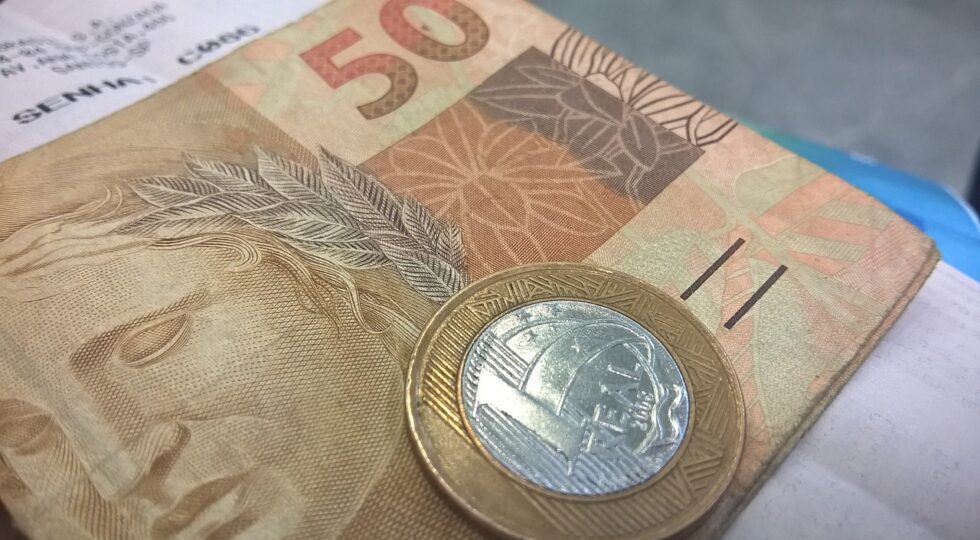 Governo de Sergipe desmente informação sobre antecipação do calendário de pagamento de junho e 13° salário