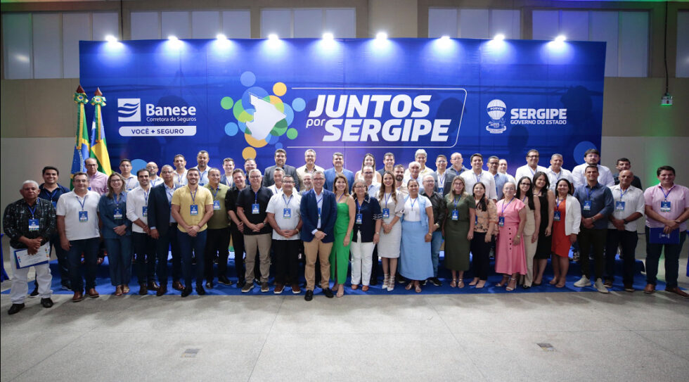 “Sergipe terá mais carteiras assinadas do que beneficiários do Bolsa Família”, celebra Fábio Mitidieri em encontro com prefeitos sergipanos