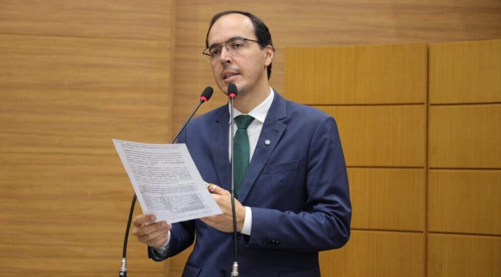 Deputado Georgeo Passos lamenta falta de licença ambiental em obras do Governo