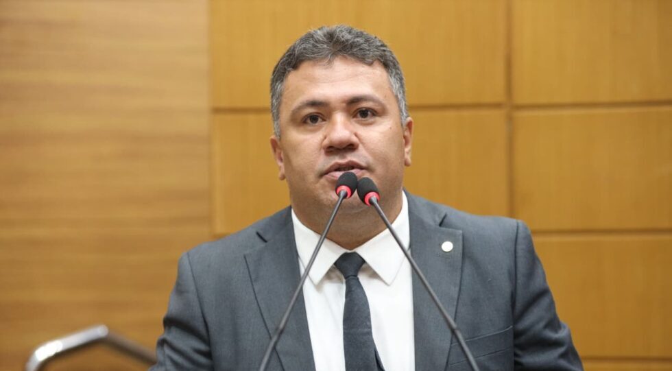 Deputado Kaká Santos enfatiza investimentos em pavimentação em Tobias e reforça atenção às chuvas no interior