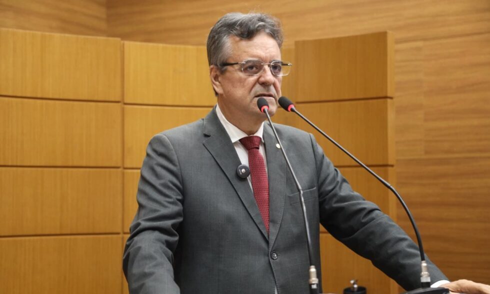 Deputado Luciano Pimentel destaca crescimento da renda e geração de empregos