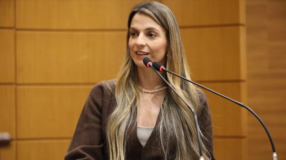 Lidiane Lucena destaca mutirão de cirurgias dos programas de saúde